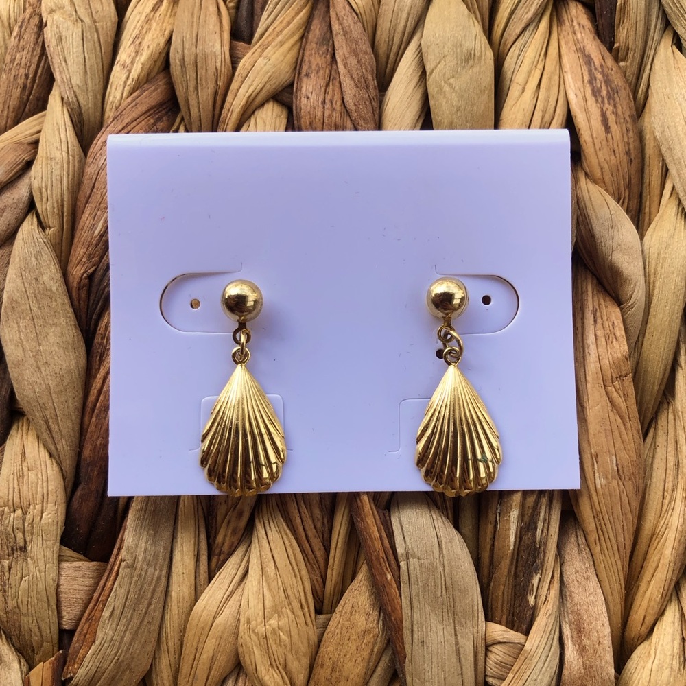 Golden vintage shells